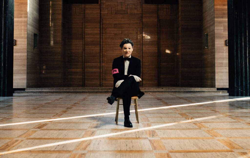 Il Presidente firma per la Atlantic Records e condivide il nuovo emozionante singolo "Angel Wings"