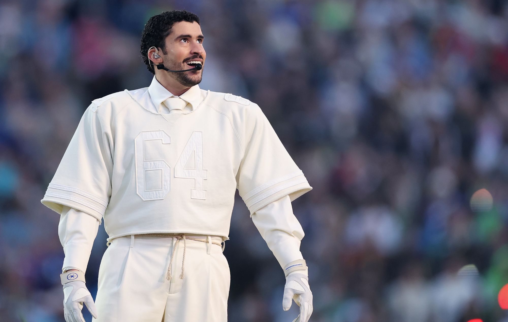 Il ragazzo a cui Bad Bunny ha dato il suo Grammy durante lo spettacolo dell'intervallo del Super Bowl diventa virale - ma non era il detenuto dell'ICE Liam Conejo Ramos