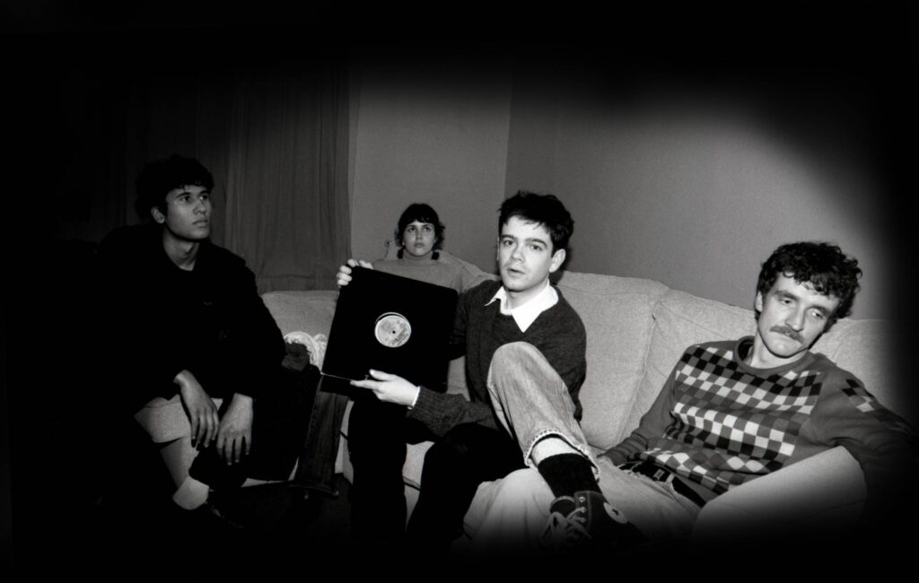 L'ex membro dei Black Midi Cameron Picton lancia la nuova band My New Band Believe con l'emozionante singolo "Numerology"