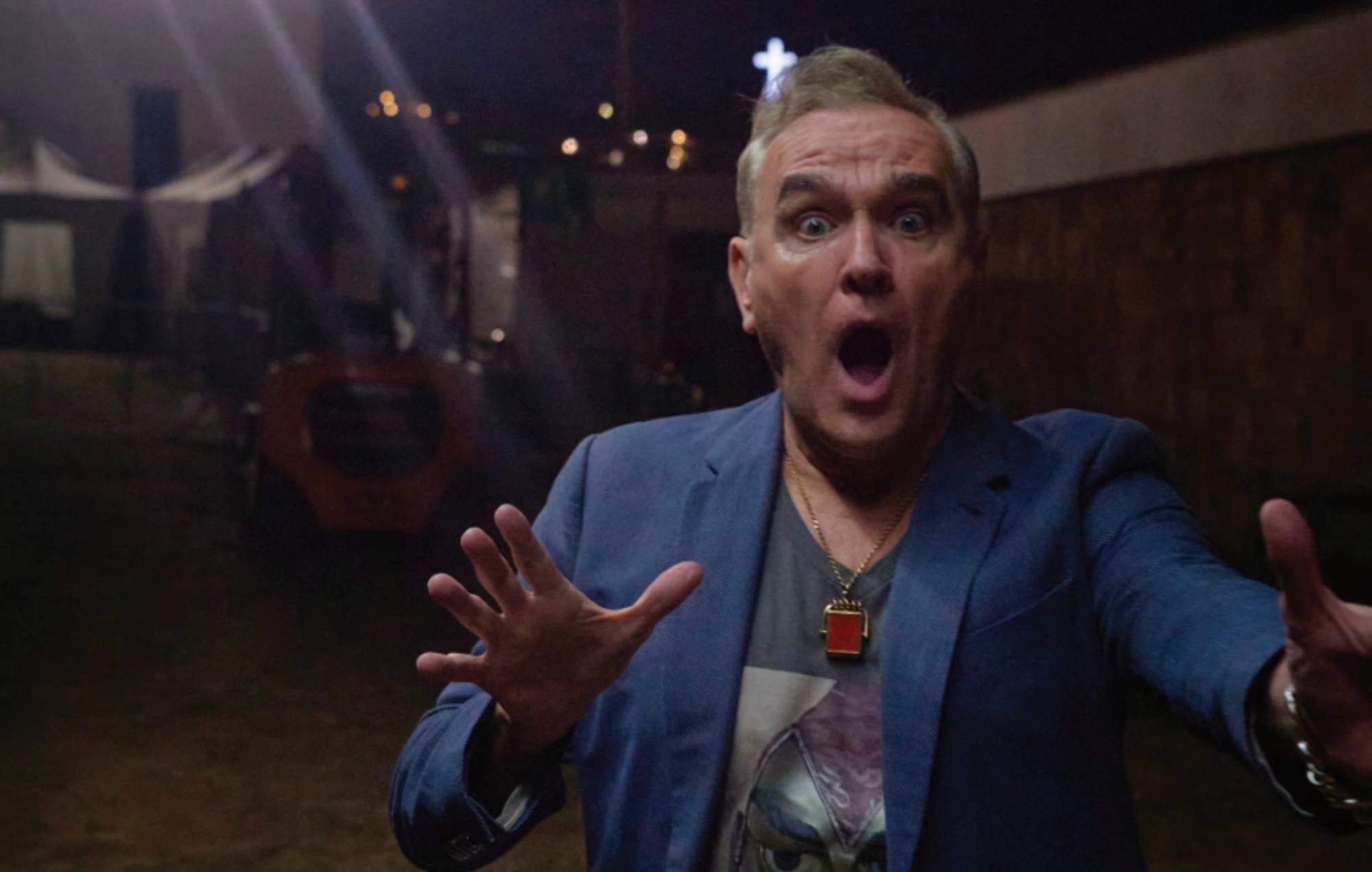 Morrissey condivide il nuovo singolo "Notre-Dame" dopo aver rimosso il controverso testo sul terrorismo