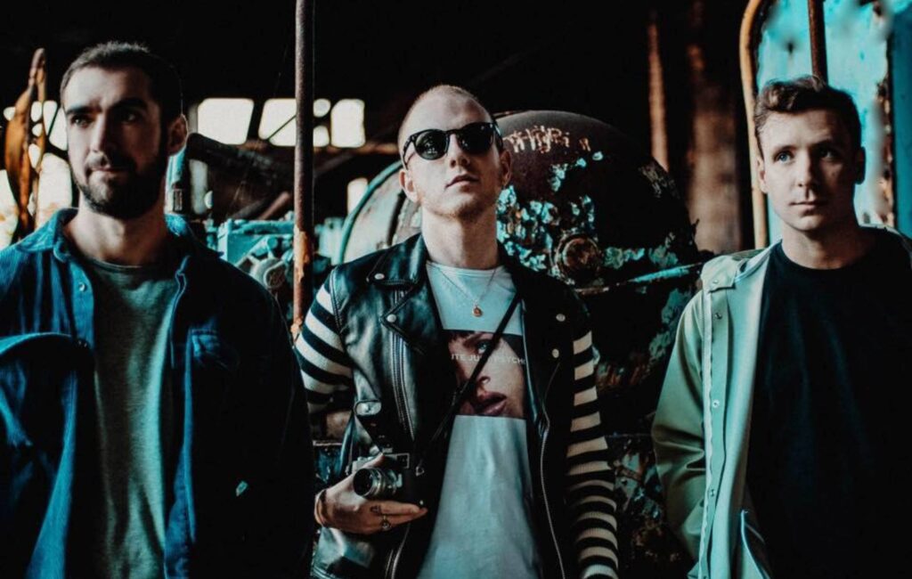 Two Door Cinema Club annuncia un grande spettacolo per il 15° anniversario al Madison Square Garden di New York