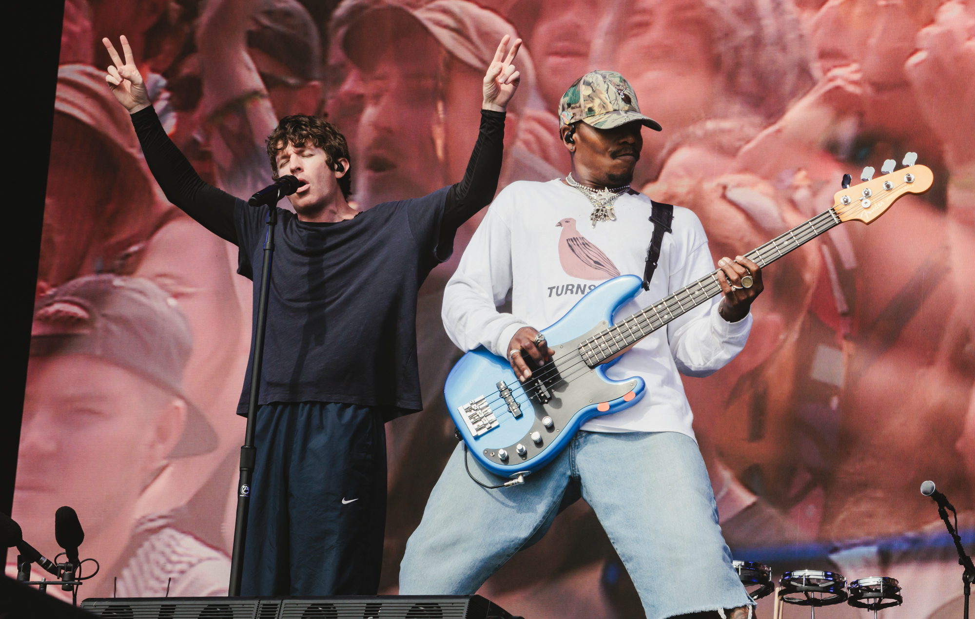 Guarda la cover da sogno dei Turnstile di "I Wanna Be Adored" degli Stone Roses