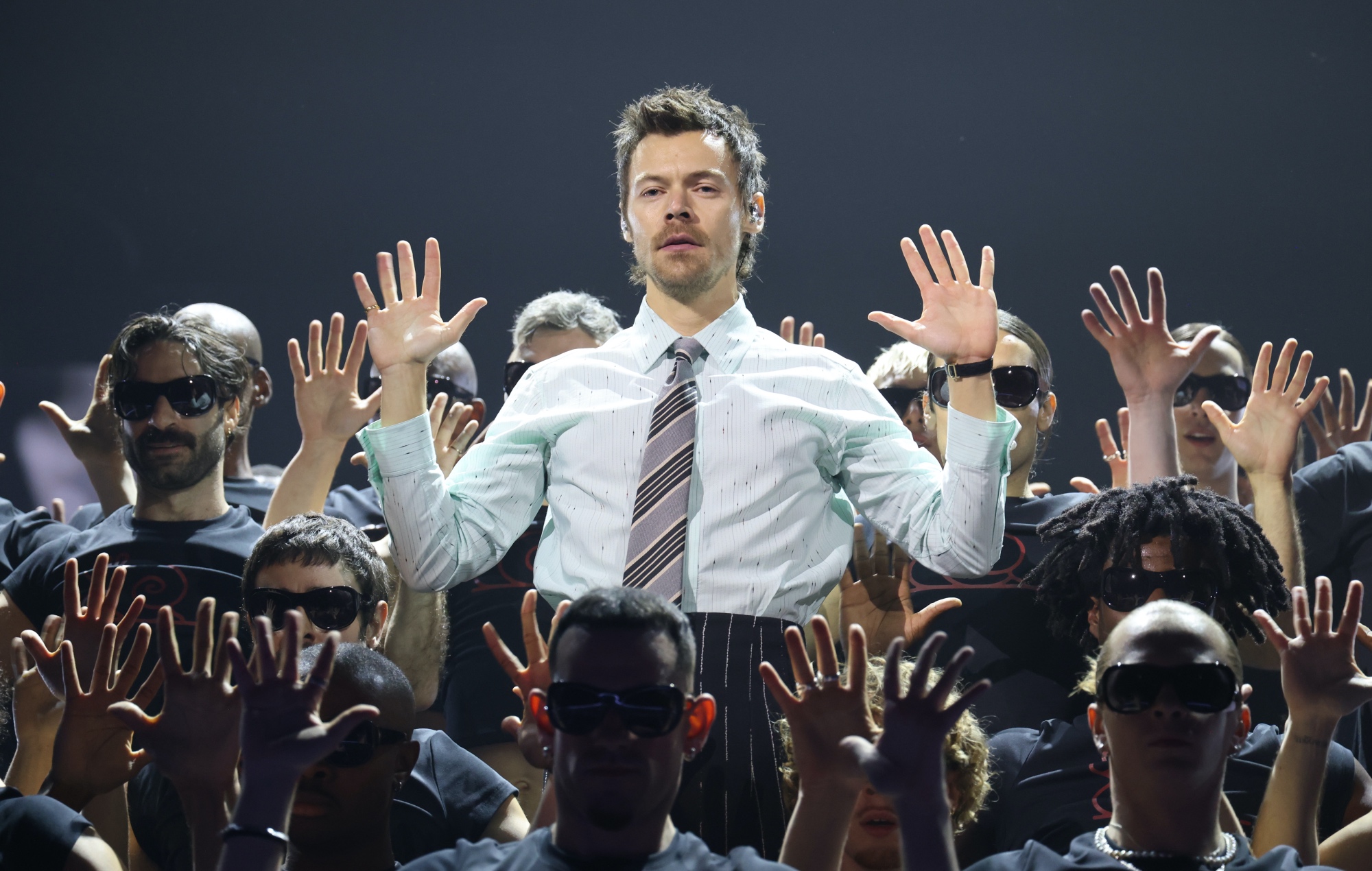 Guarda la cover di Harry Styles di Tears For Fears "Tutti vogliono governare il mondo"