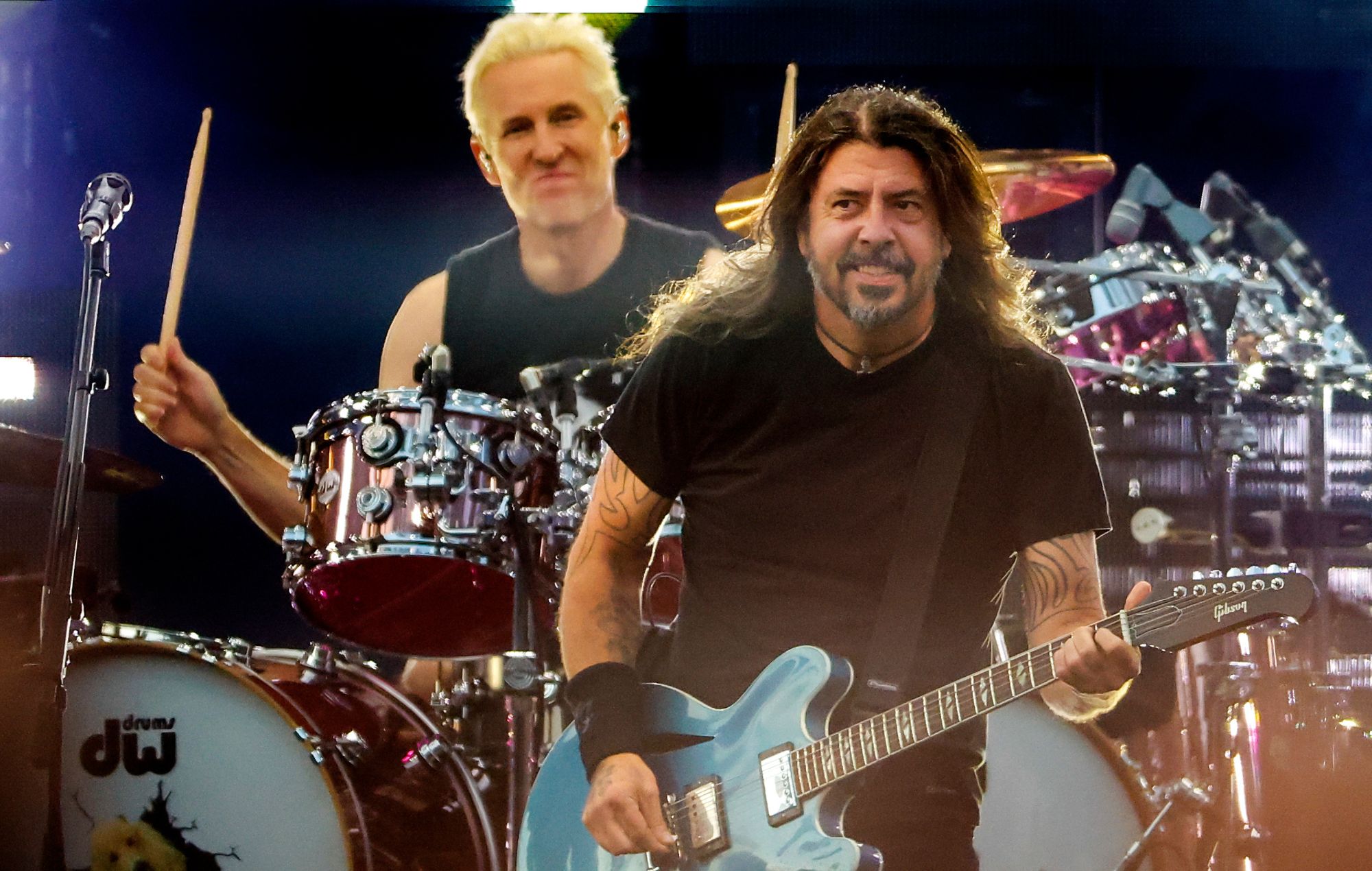 I Foo Fighters affermano di aver "preso la decisione che era meglio per tutte le parti" prima del licenziamento di Josh Freese e discutono dell'uscita di William Goldsmith