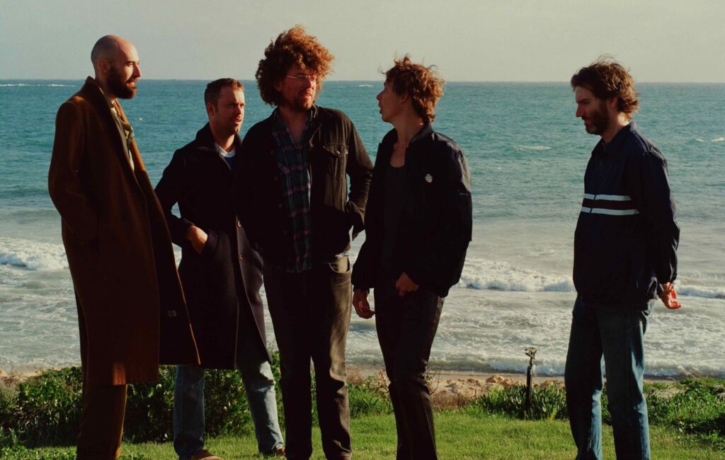 I Pond pubblicano il nuovo intrigante singolo 'Terrestrials' e annunciano nuovi spettacoli dal vivo negli Stati Uniti con Djo