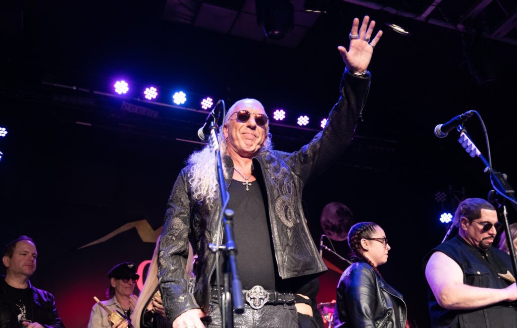 I Twisted Sister rivelano che Dee Snider sarà il cantante sostitutivo per gli spettacoli della reunion del 2026 recuperati