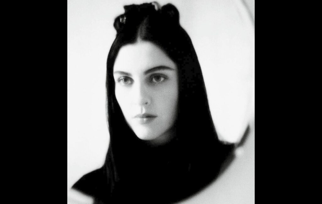 Nuovo libro per presentare "un ritratto lirico di Susie Cave" con parole di Nick Cave e foto di Dominique Issermann