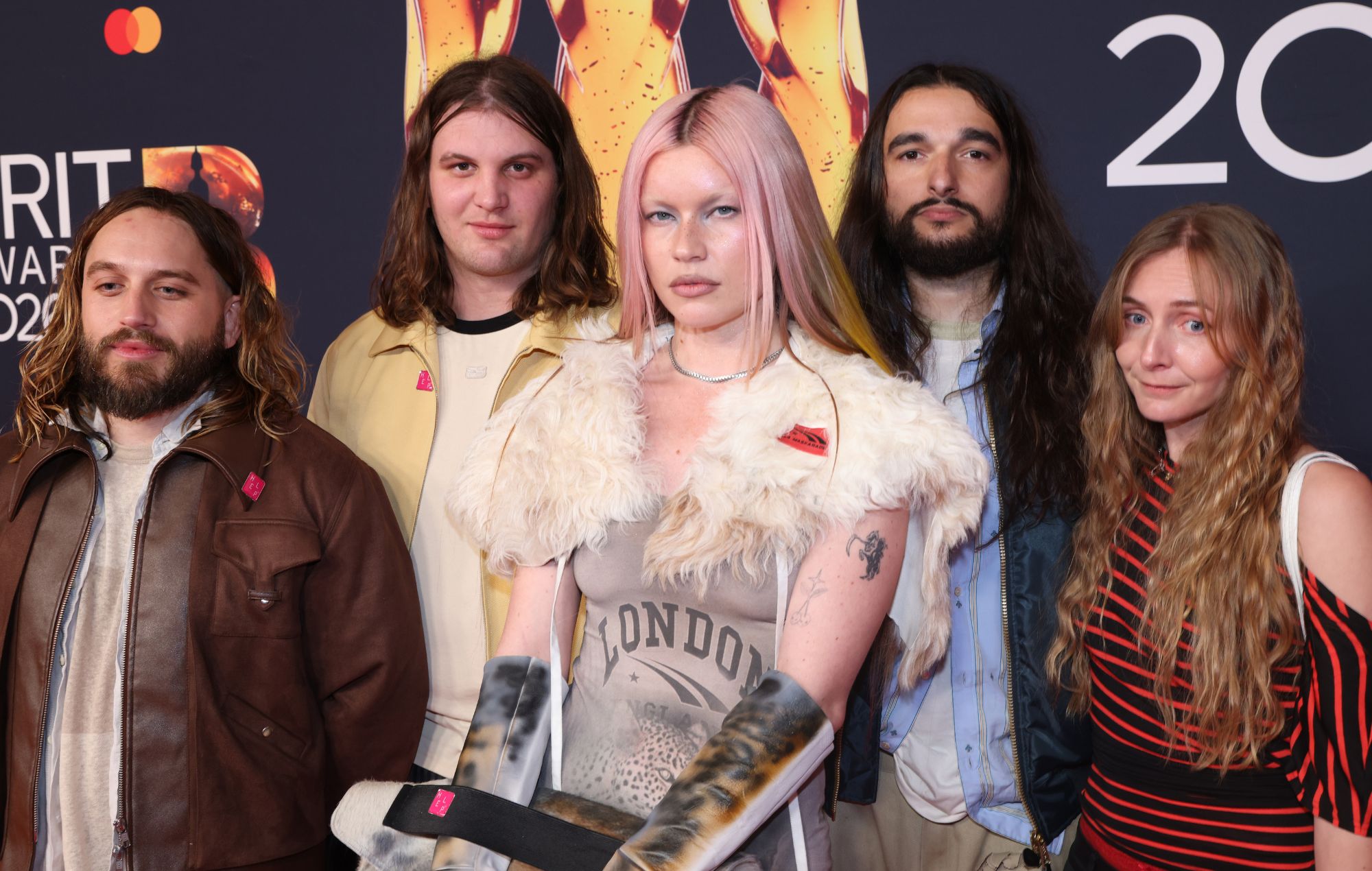 Wet Leg sul contributo all'album 'Help(2)' dei War Child: "È letteralmente il minimo che chiunque possa fare"