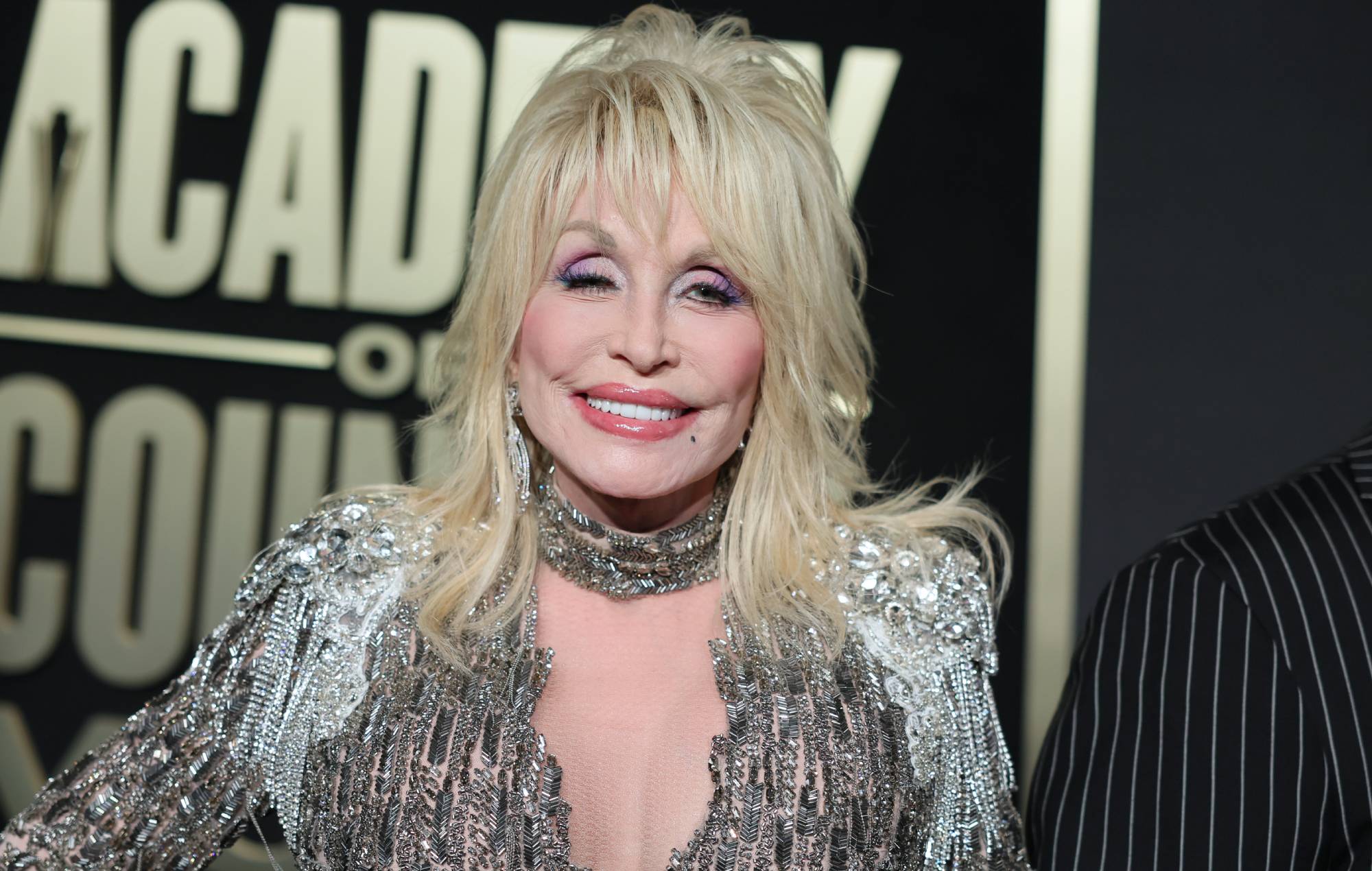 Dolly Parton dona una somma "generazionale e trasformativa" all'ospedale pediatrico