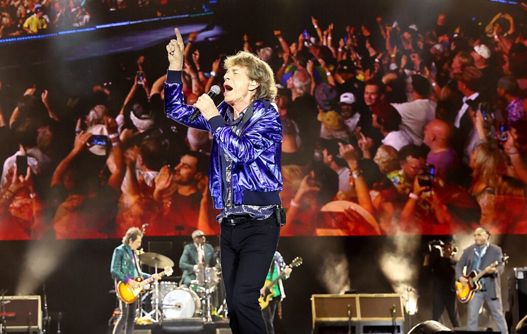 I Rolling Stones sembrano confermare il nuovo album 'Foreign Tongues' con una misteriosa campagna internazionale di cartelloni pubblicitari