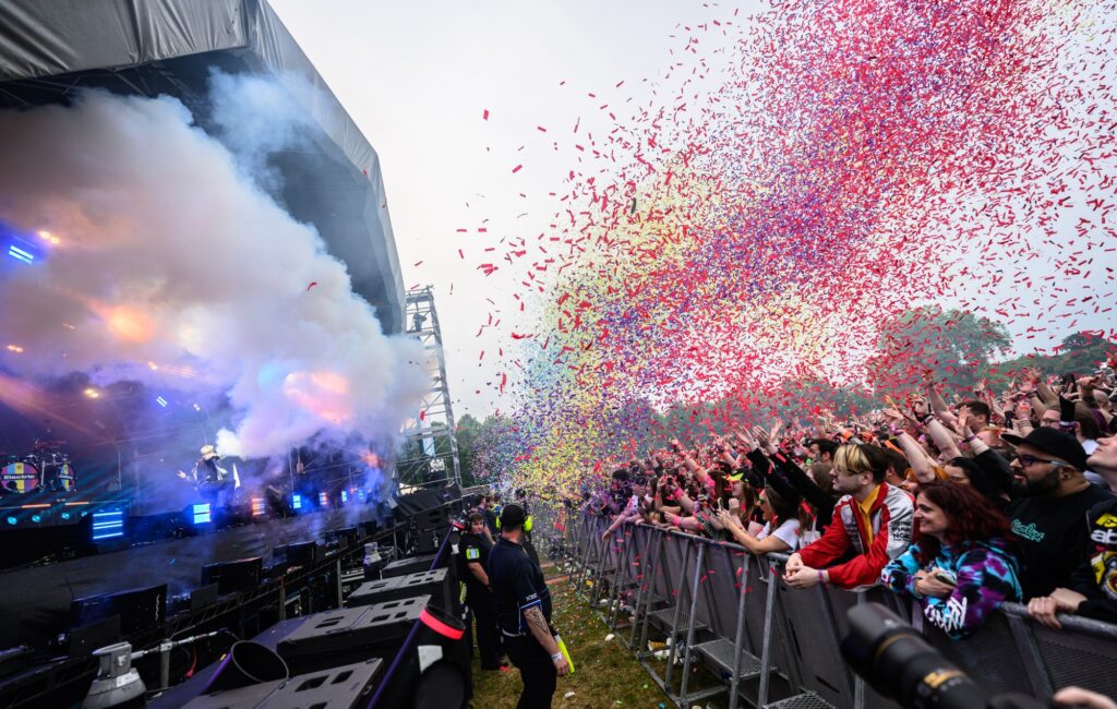 Il direttore di Slam Dunk si dimetterà dalle attività del festival a causa delle accuse