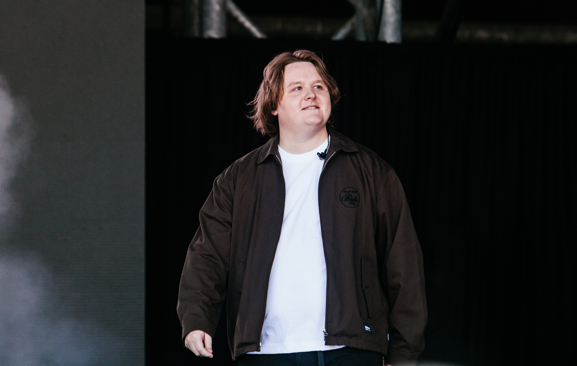 Lewis Capaldi conferma che c'è lui dietro la misteriosa trovata in vinile nei negozi di dischi