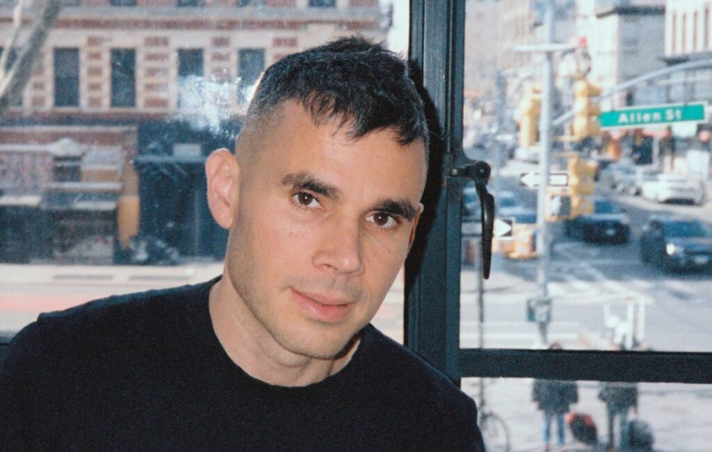 Rostam condivide la cover di "Young Lion" degli ex Vampire Weekend