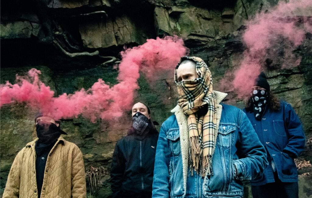 Wu Lyf condivide "una canzone d'amore semplice e dolce" con "The Fool" – mentre trolla Spotify con la versione di Homer Simpson