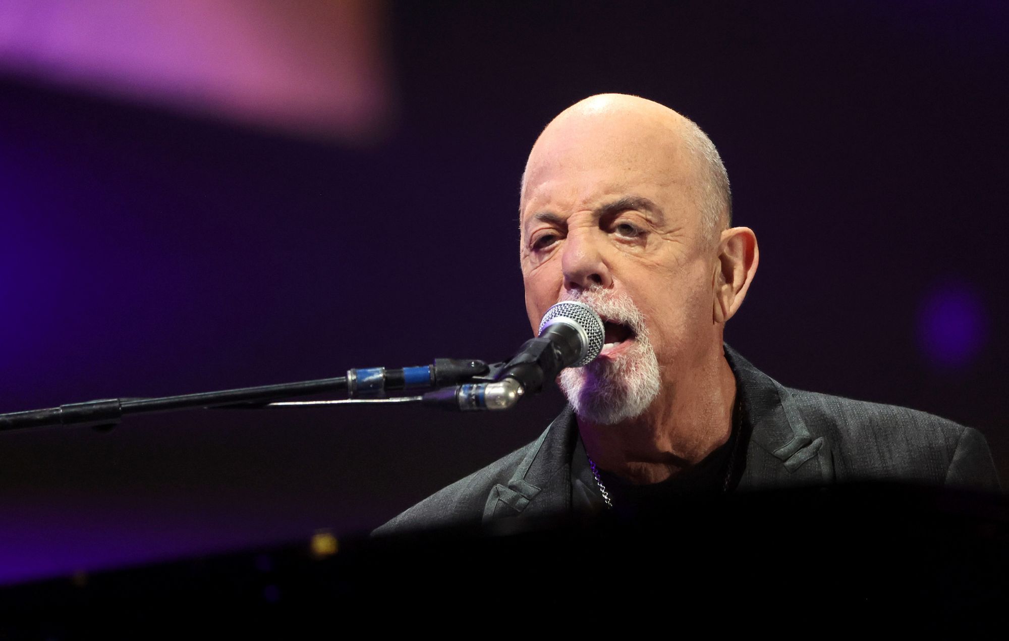 Billy Joel condanna il film biografico non autorizzato, definendolo "legalmente e professionalmente fuorviante"