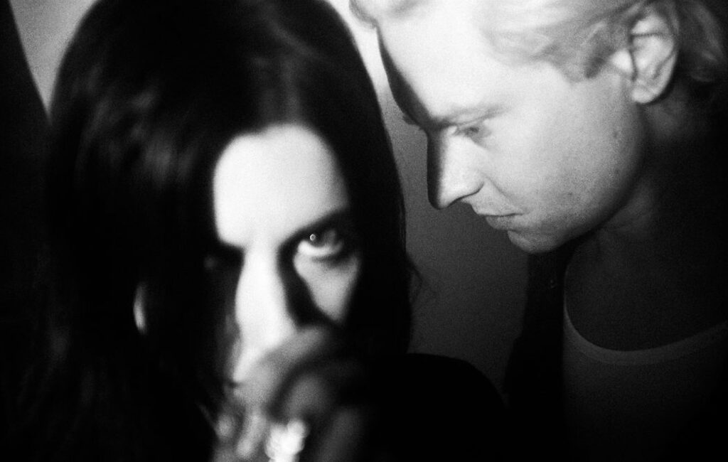 Blood Red Shoes condivide il nuovo singolo per il gioco horror "Directive 8020".