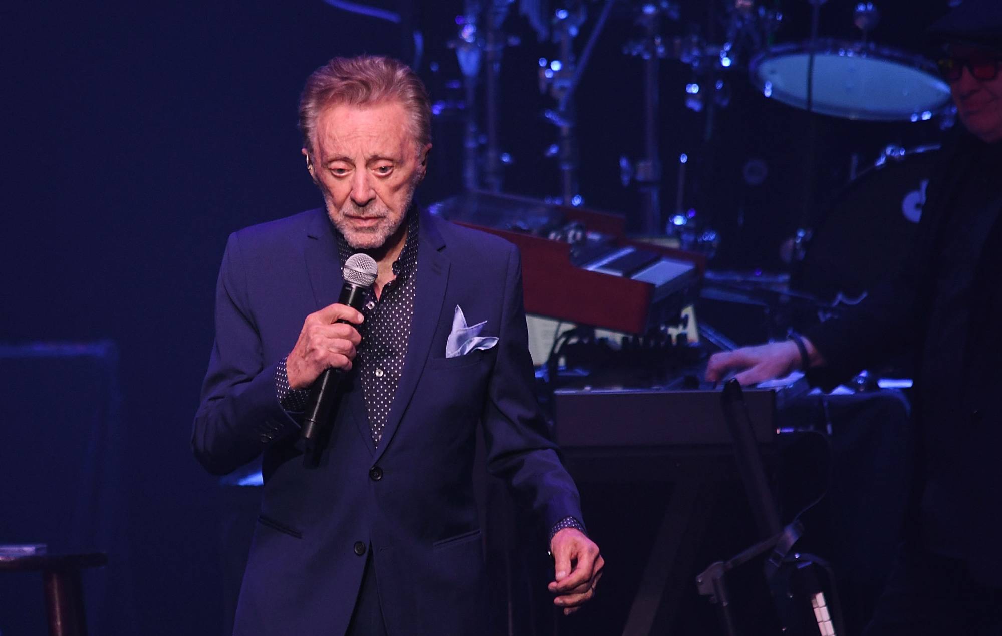 Frankie Valli cancella le restanti date del tour del 2026 per "concentrarmi sulla mia salute"
