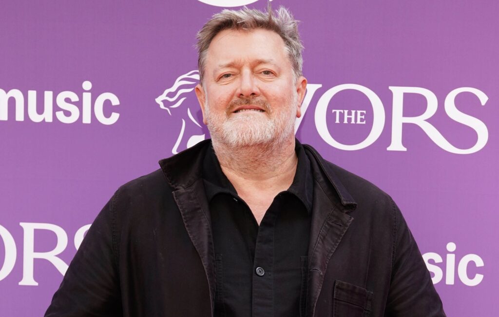 Guy Garvey degli Elbow parla dell'"uomo meraviglioso" Robert Smith e anticipa il nuovo album "sonicamente ambizioso"