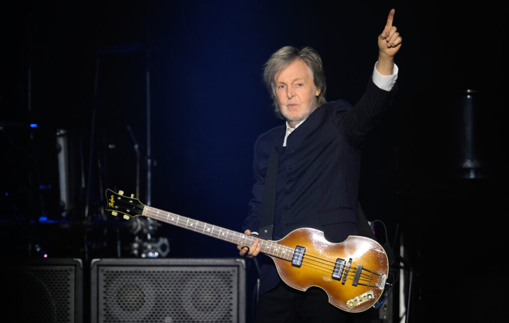 I progetti del giardino di Paul McCartney potati dal vicino "sospettoso" dei suoi alberi in fila comunale