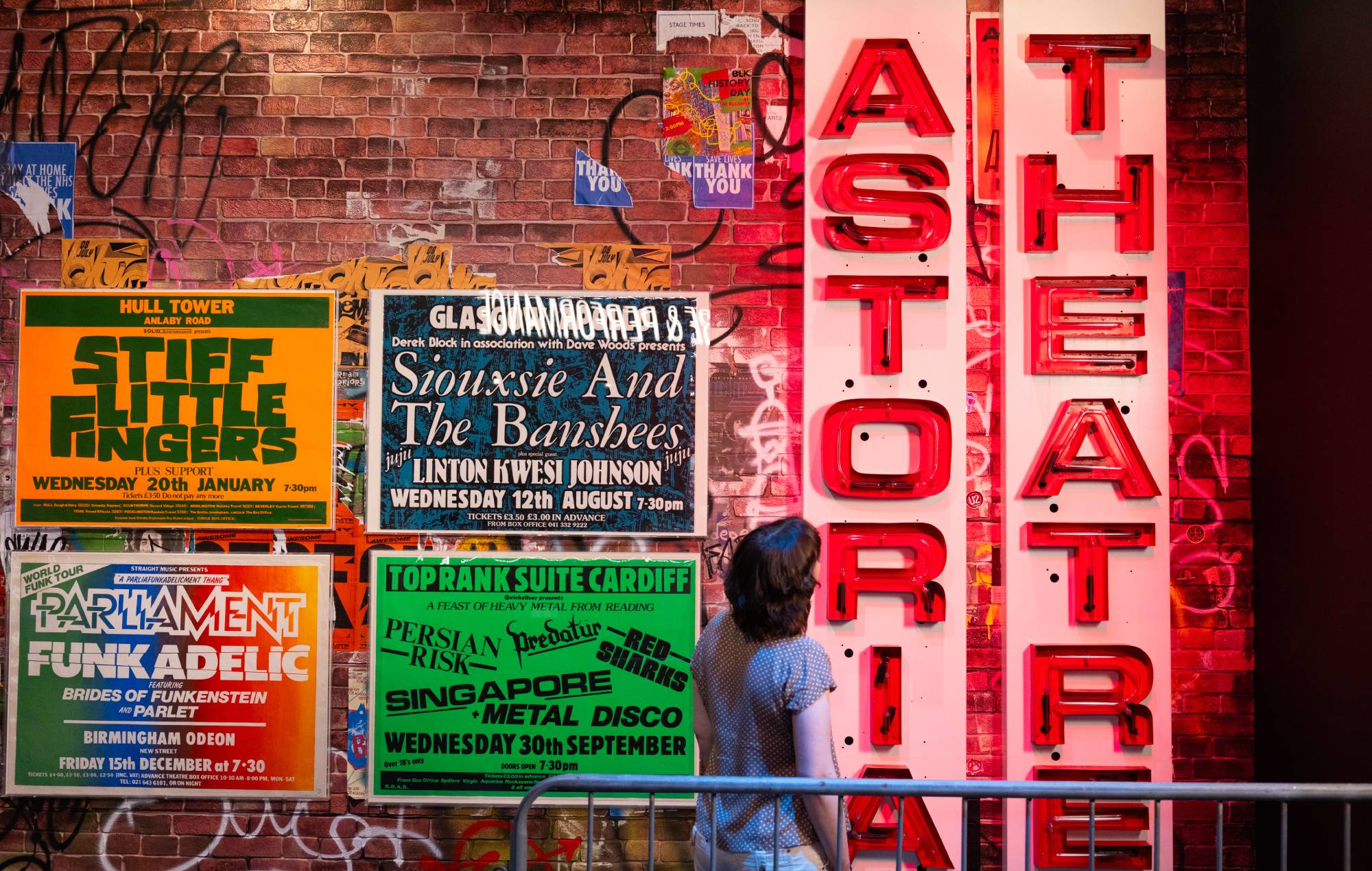 Il V&A di Londra inaugura una mostra sui leggendari locali della musica perduta del Regno Unito