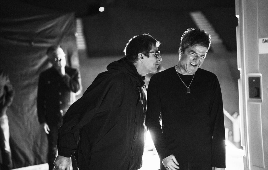 Il documentario "emblematico" degli Oasis di Steven Knight è in arrivo su Disney+