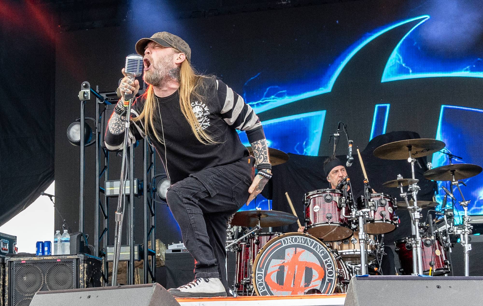 Il tour sudamericano dei Drowning Pool è stato cancellato per "scarse vendite di biglietti", ma la band sostiene che sia dovuto alla "logistica"