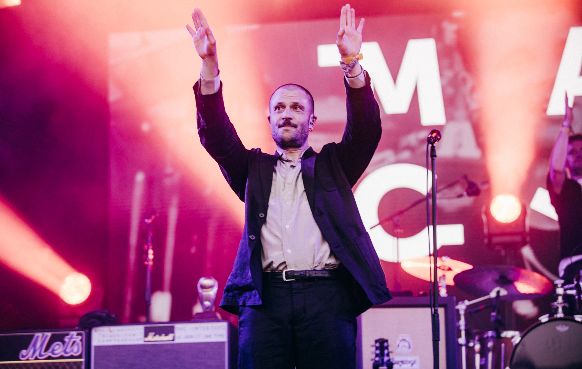Le settimane di Orlando dei Maccabei spiegano perché dovresti prendere parte a War Child's Secret 7" e "provare a trovare un modo per aiutare le persone"