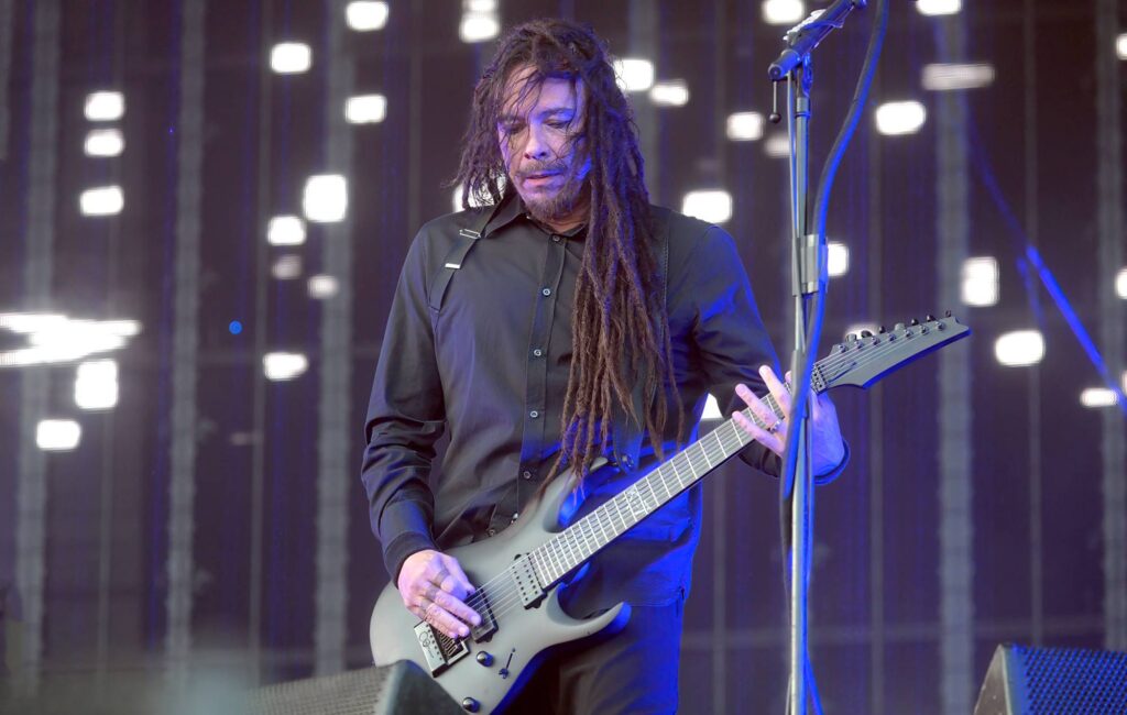 Munky dei KoRn dice che la band ha scritto 40 canzoni per il nuovo album, spiega la partenza del bassista Fieldy
