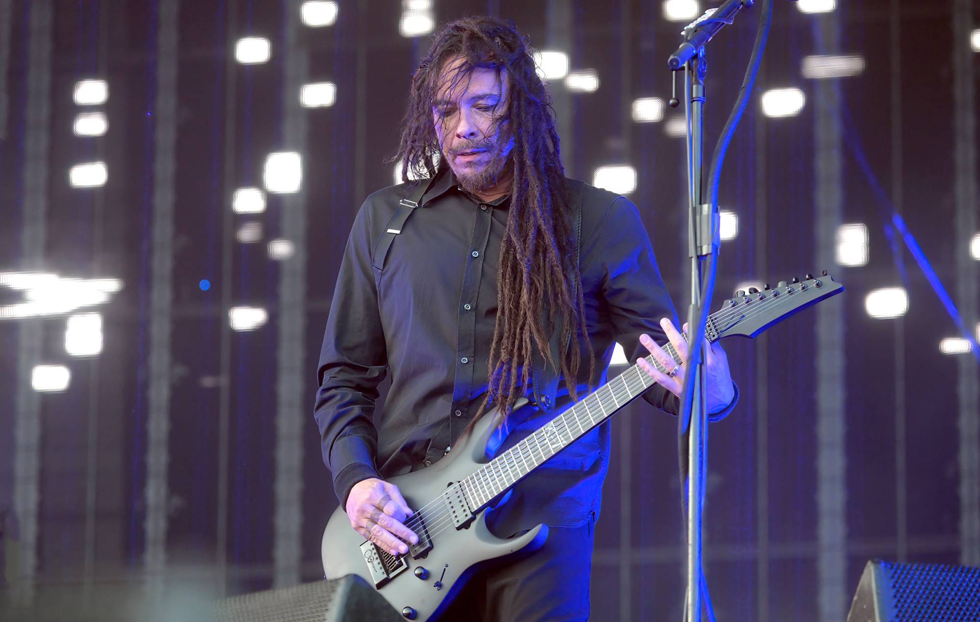 Munky dei KoRn dice che la band ha scritto 40 canzoni per il nuovo album, spiega la partenza del bassista Fieldy
