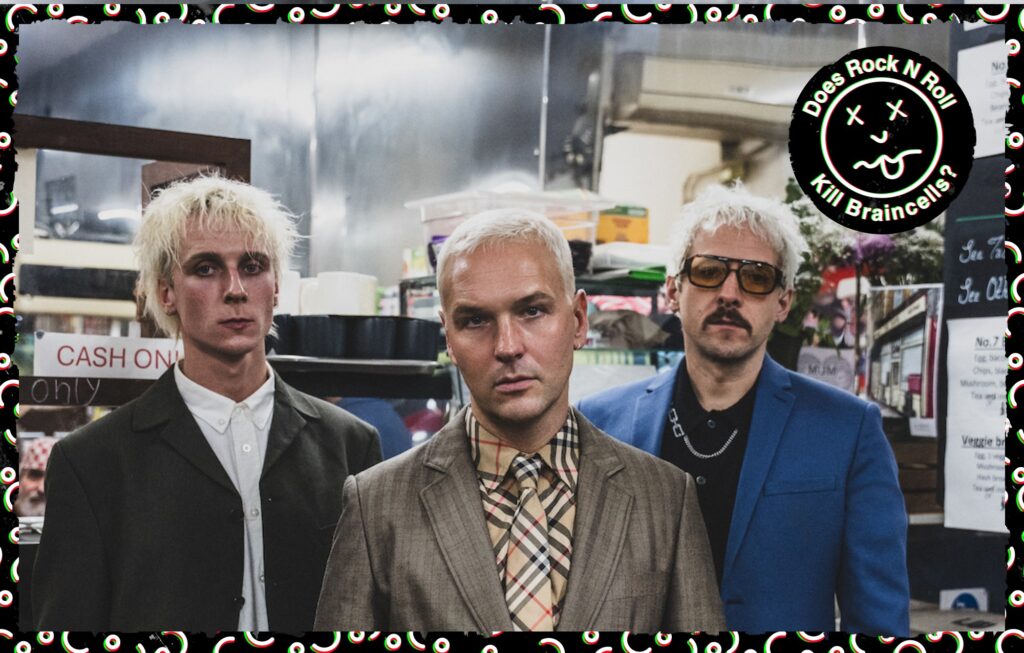 Preston di The Ordinary Boys: "Sono stato ordinato prete voodoo!"