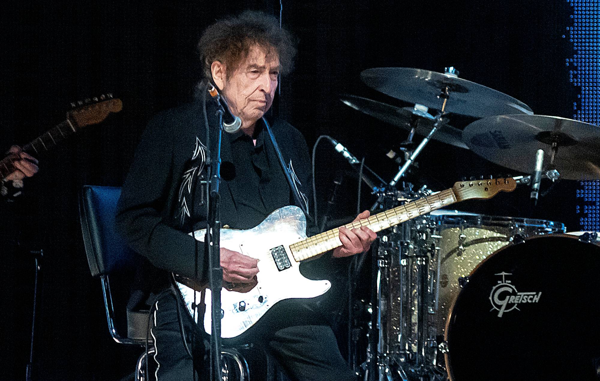 Bob Dylan sui vantaggi di compiere 80 anni: “Sopravvivi agli orologi che ti inseguono”