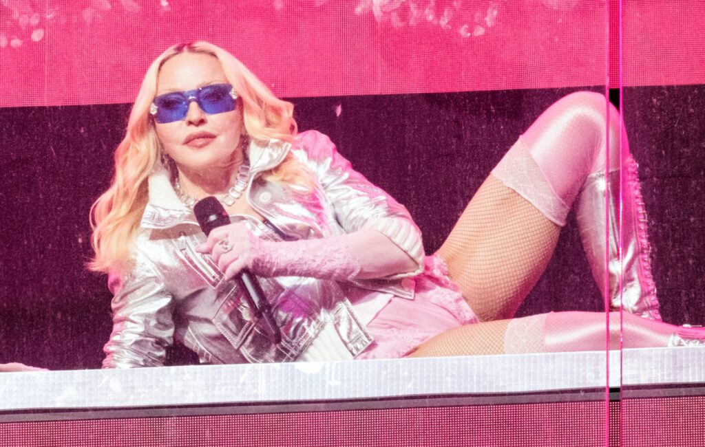"Come on, meet me on the dancefloor": Madonna ospiterà il party di ascolto dell'album "Club Confessions" a Londra