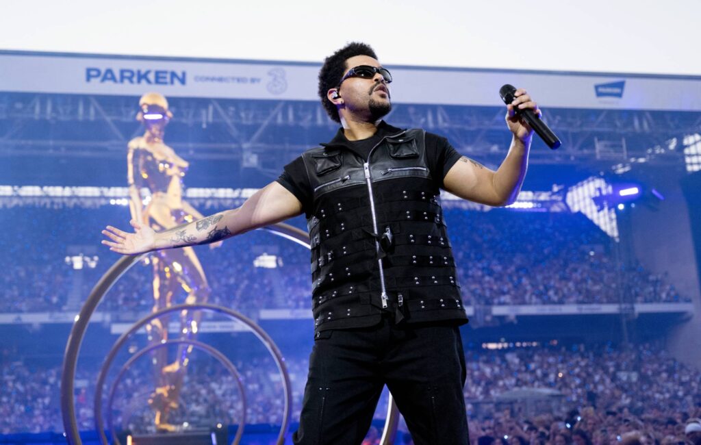 Guarda The Weeknd dare il via alla tappa europea del tour "After Hours Til Dawn" a Copenaghen