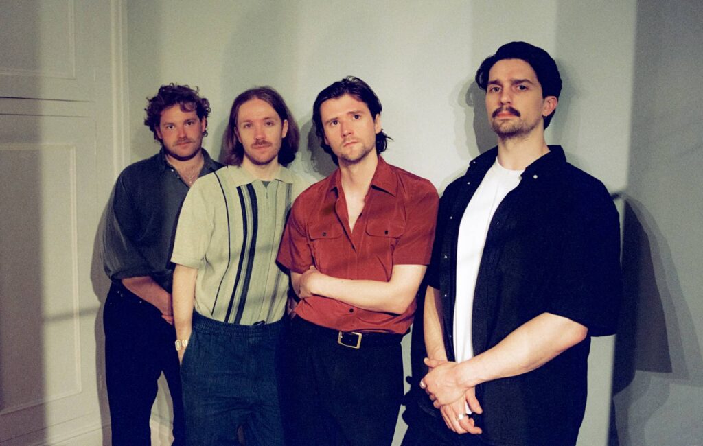 I Do Nothing annunciano il nuovo album 'Friend World' con il malinconico singolo 'Stars'