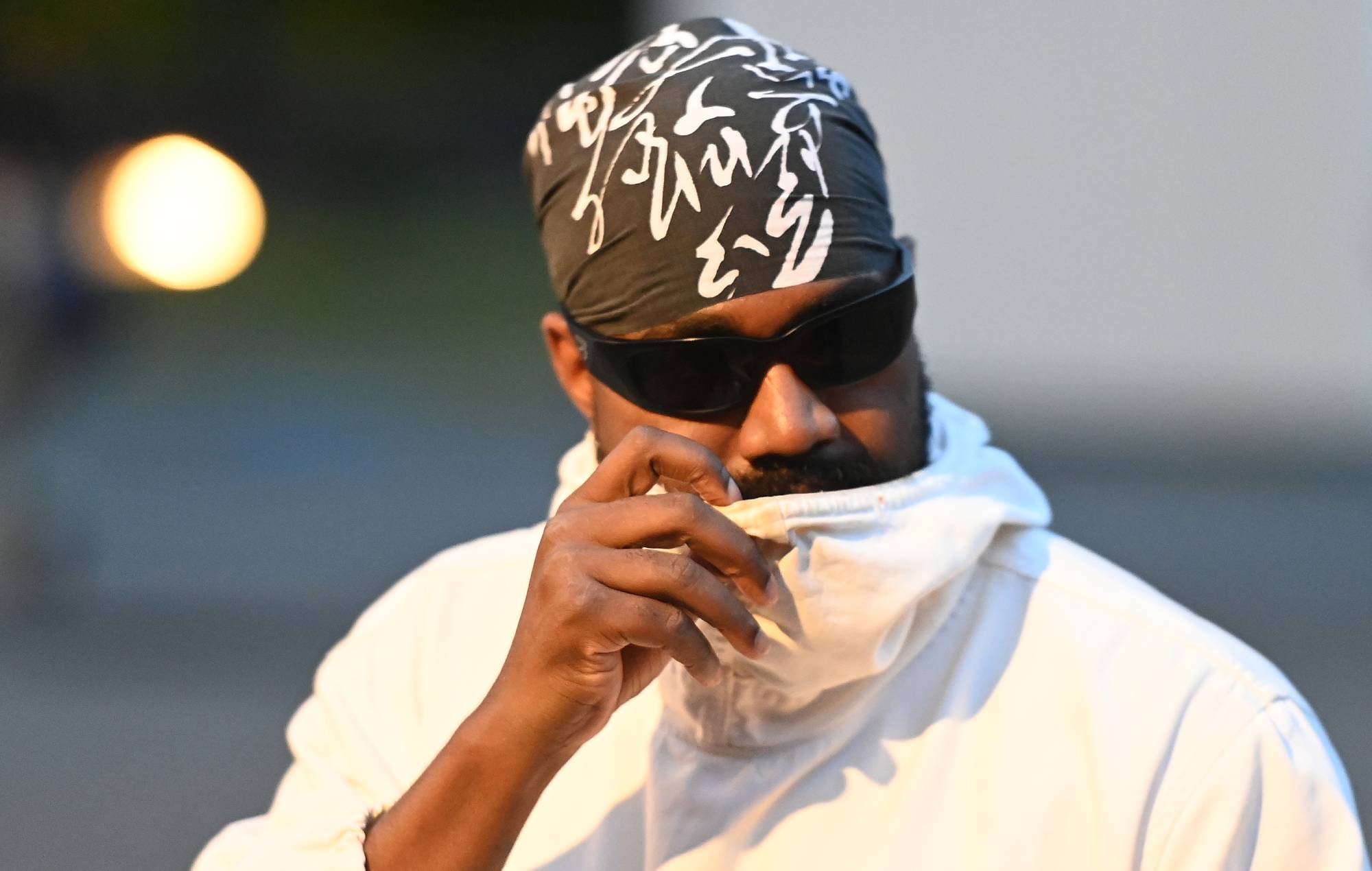 Il senatore della Florida esorta lo stadio dello stato a cancellare i concerti di Kanye West a causa di "coerenti attacchi antisemiti"