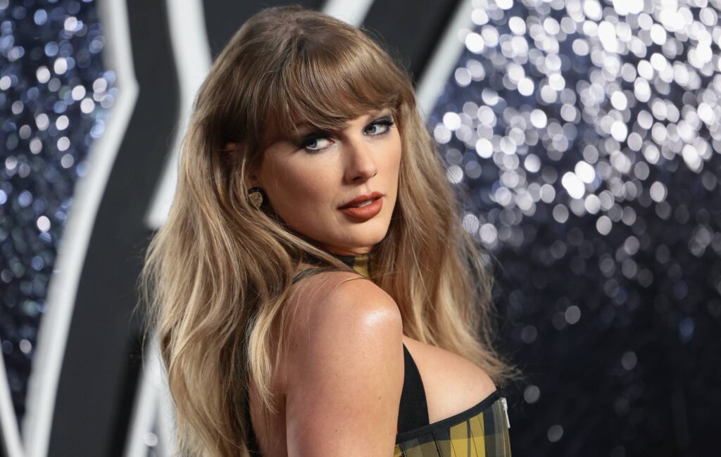 La Disney ha creato una "versione esca" di "Toy Story 5" per mantenere segreto il coinvolgimento di Taylor Swift