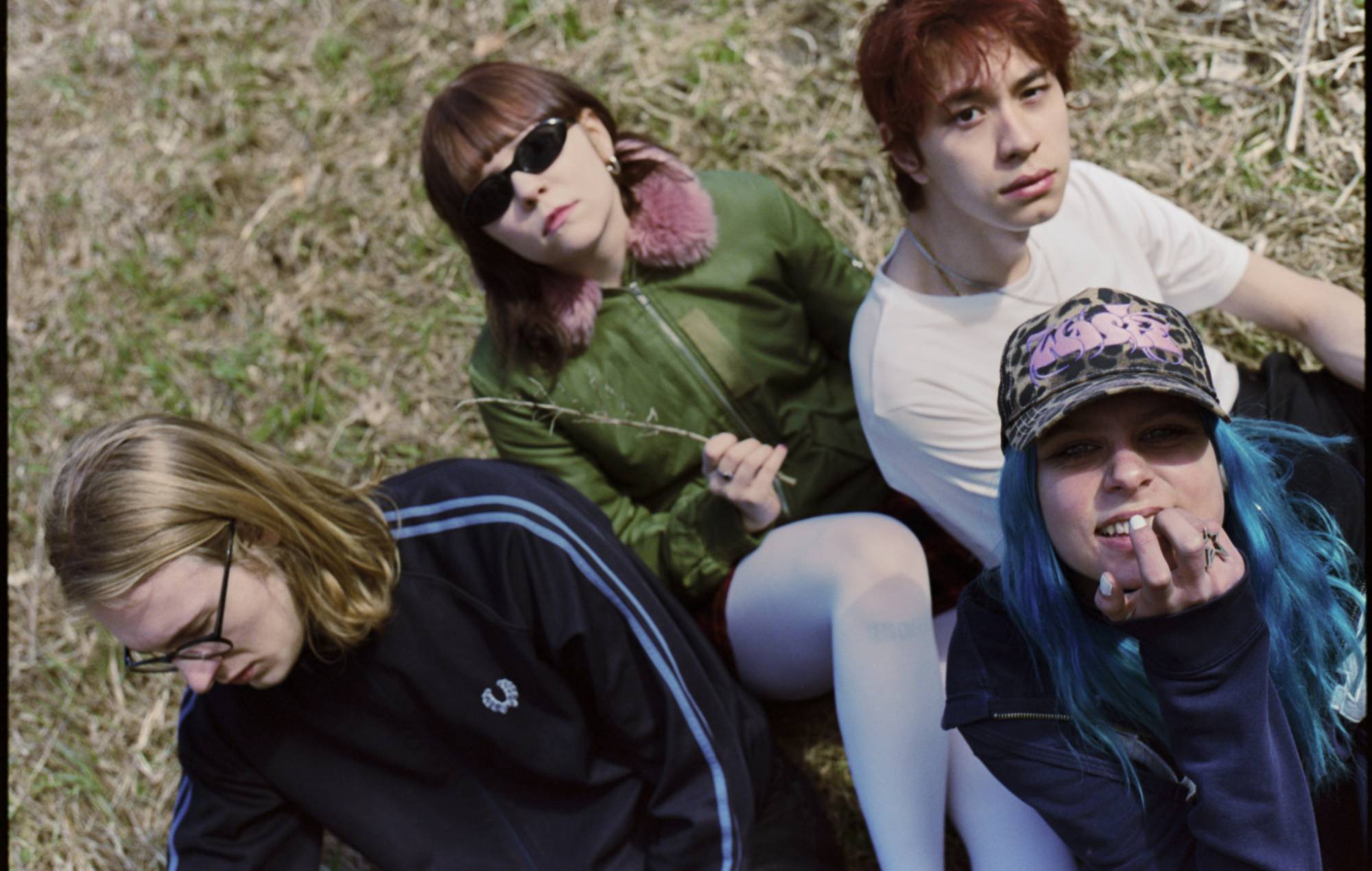 La band svedese Clutter annuncia l'album di debutto con il chiassoso singolo "Grease Baby"