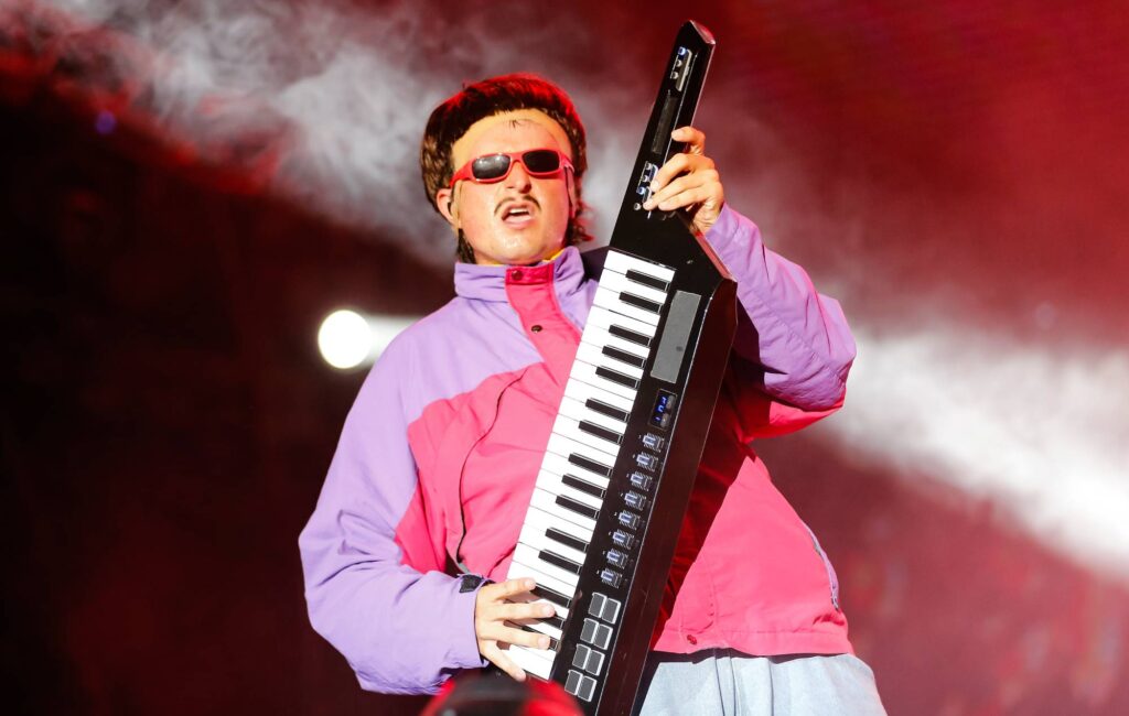 Oliver Tree ha condiviso i piani per il suo testamento e la restituzione dei soldi agli artisti settimane prima di morire