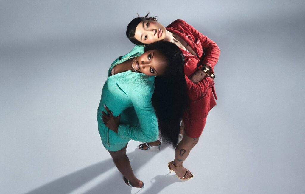 Peggy Gou sfrutta "l'energia edificante dell'estate" per il contagioso singolo "Wo,man" con Ayra Starr