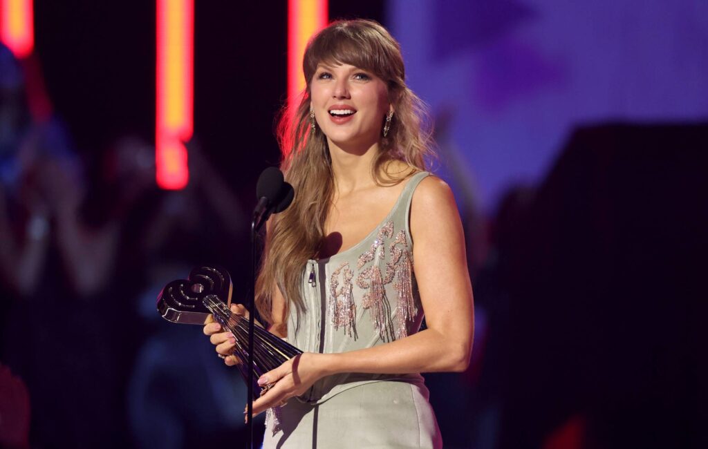 Taylor Swift conferma che la nuova canzone "I Knew It, I Knew You" apparirà in "Toy Story 5"