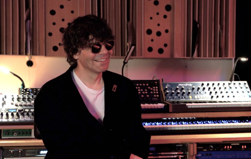 Tim Burgess registrerà l'album dal vivo direttamente su vinile ai Kendal Calling