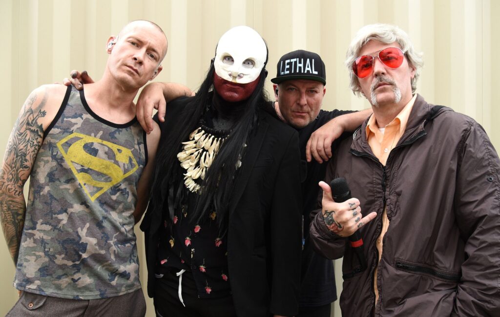 Wes Borland dei Limp Bizkit ancora “molto emozionato” per la morte di Sam Rivers: “Abbiamo perso un pezzo del nostro DNA”