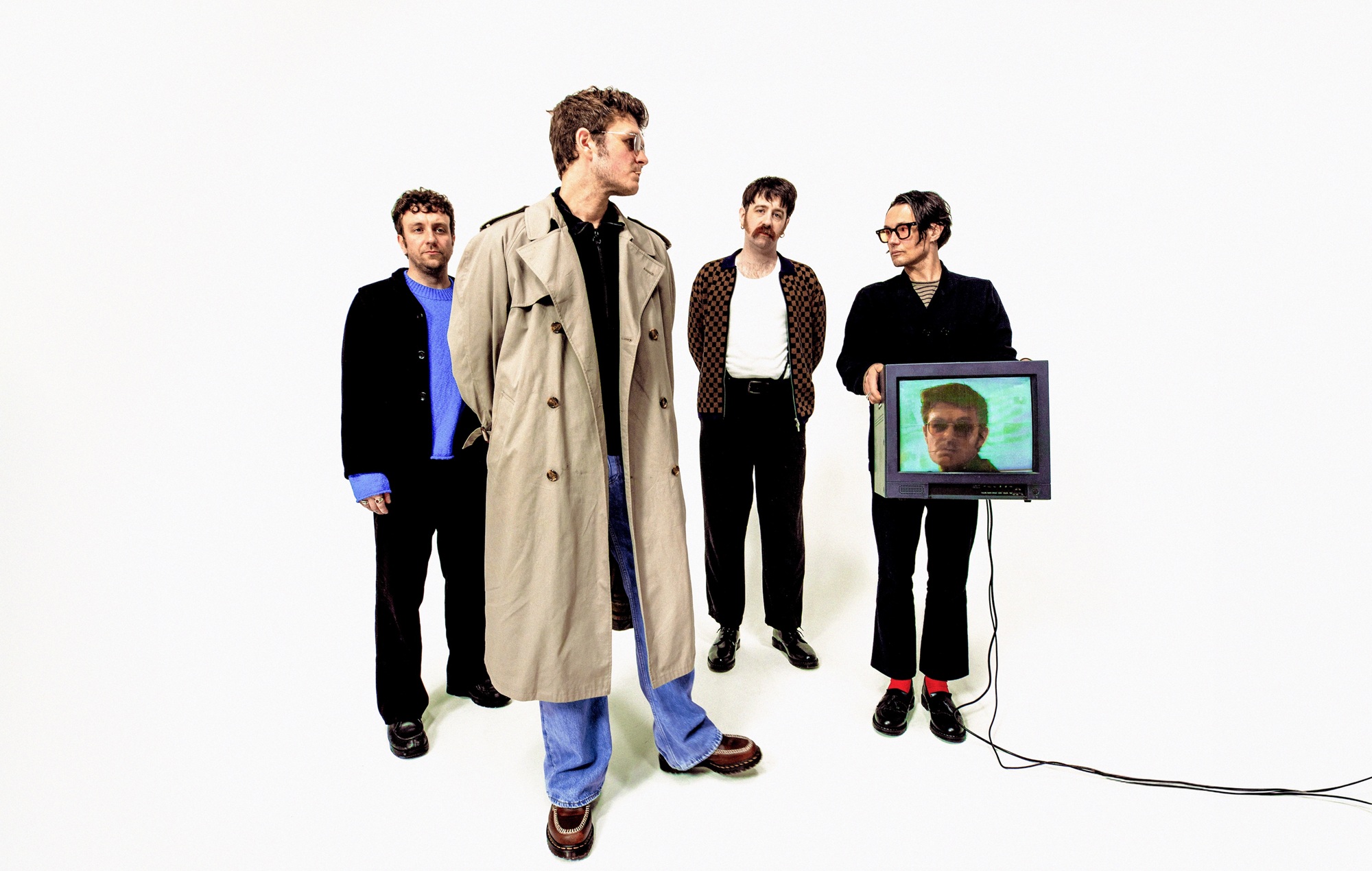 Yard Act – Recensione 'You're Gonna Need A Little Music': i ragazzi del Leeds affinano la loro forma più vera
