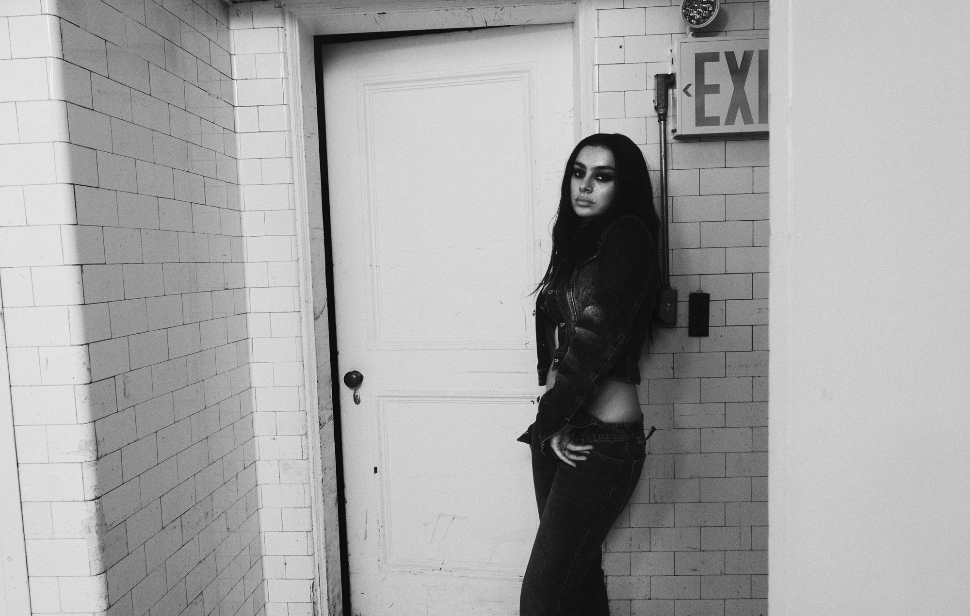 Charli XCX – Recensione 'Musica, Moda, Film': un'istantanea della celebrità da un vero artista moderno