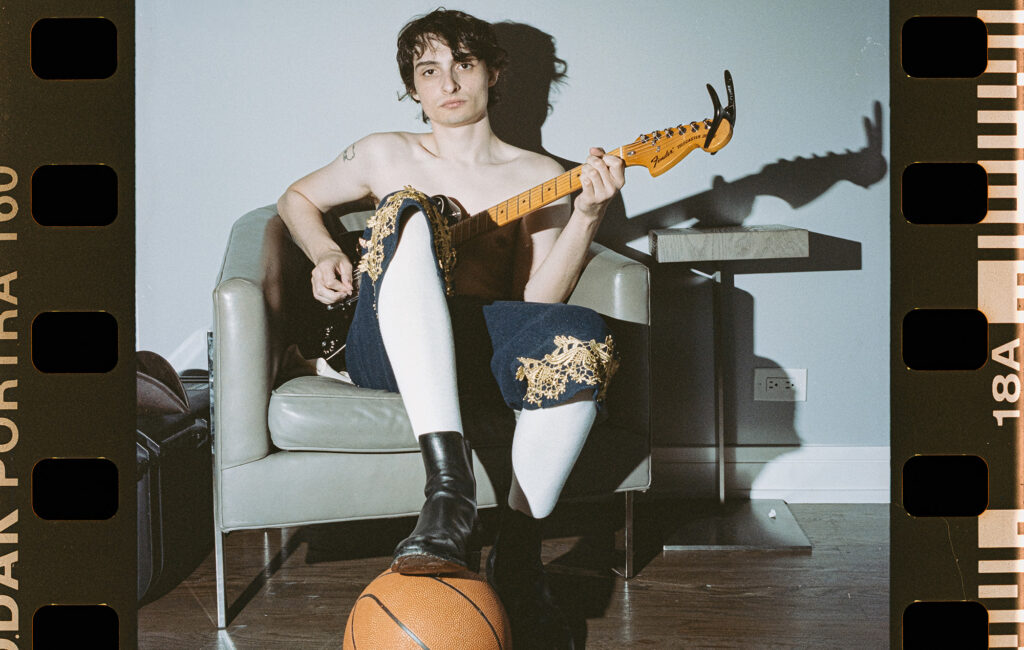 Finn Wolfhard sul suo primo album post-'Stranger Things': "Queste canzoni sono meno personali e più incentrate sui personaggi"