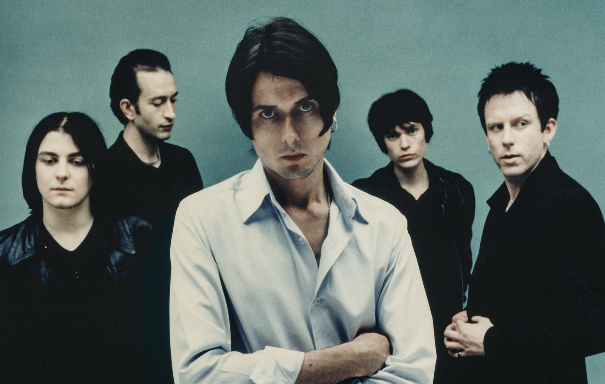 Gli suede annunciano la ristampa del 30° anniversario di "Coming Up" insieme alla collezione di singoli da 12 pollici