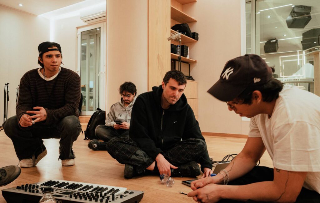 Guarda di nuovo Fred... e LATIN MAFIA creano un nuovo mixtape dal vivo su YouTube