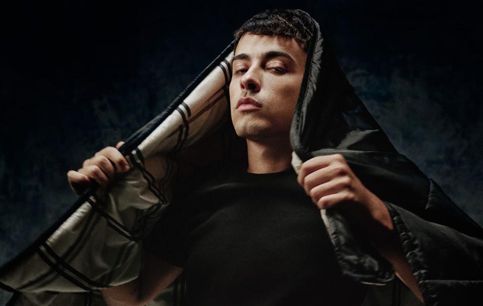 Il rap politicamente carico di Trueno lo sta mettendo sulla strada del successo globale