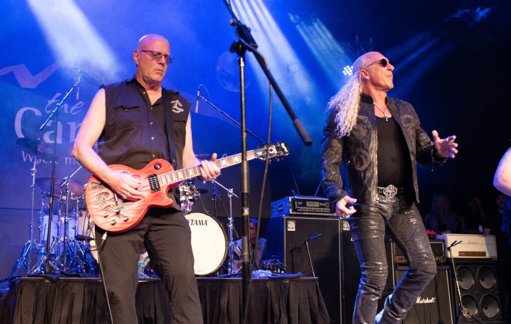 Jay Jay French dice che i fan “alla fine decideranno” il verdetto su Sebastian Bach come nuovo cantante dei Twisted Sister