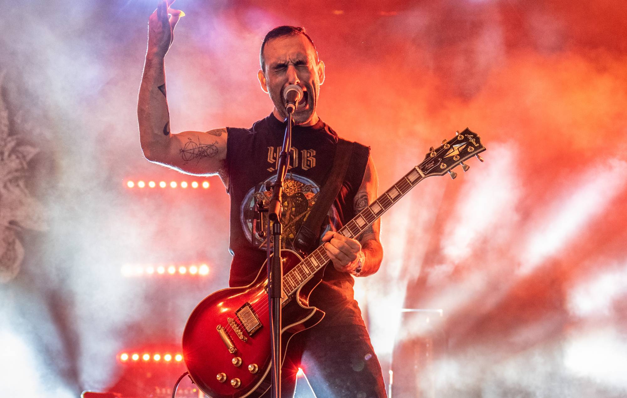 La band metal Mutoid Man definisce la sigla ufficiale della Coppa del Mondo FIFA 2026 perché suona "familiare" a uno di loro